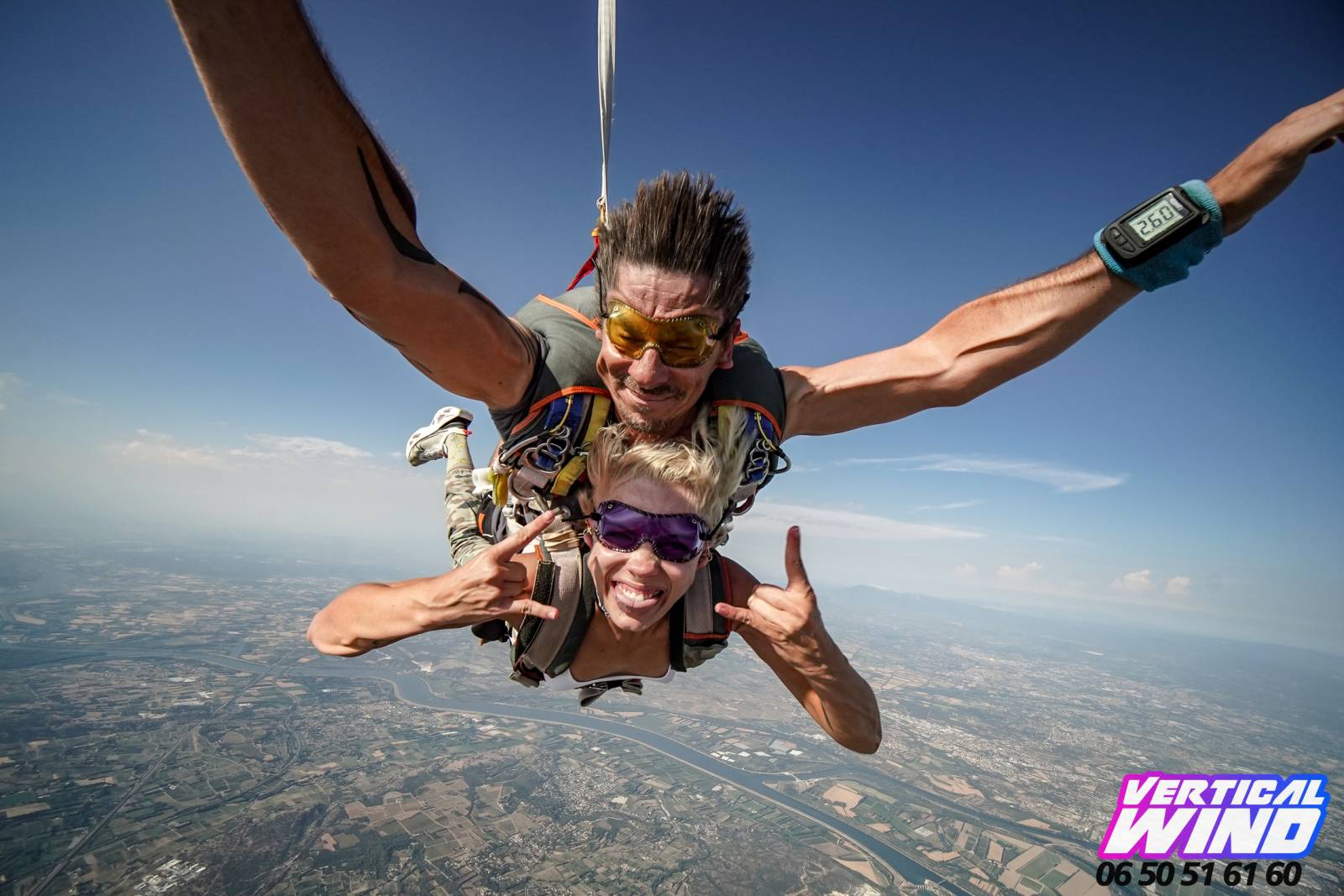 Saut en tandem au-dessus de Montélimar et des paysages de la Drôme | Parachutisme encadré avec briefing pro