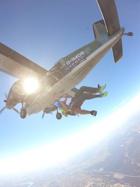 Saut en parachute en tandem avec vue sur la vallée du Rhône