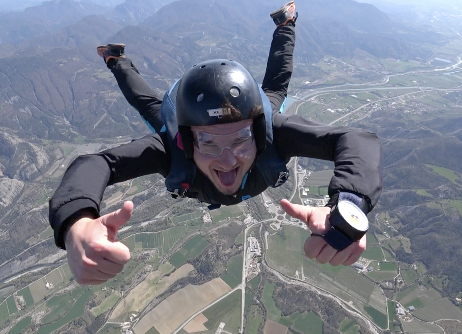 Stage PAC Parachutisme à Nîmes | Apprenez à Sauter Seul en Toute Sécurité avec VERTICALWIND