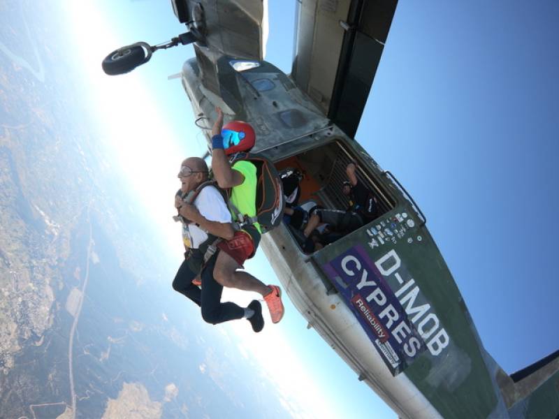 Saut en tandem près de Montélimar dans la Drôme