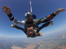 Notre zone d'activité pour ce service Coffret cadeau de parachutisme avec prise de vidéo HD dans un club de parachutisme près de